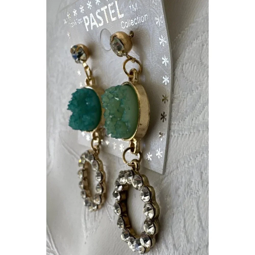 Pastel Faux Green Crystal Gold Rhinestone Earrings Dangle Drop Festive Party NEW